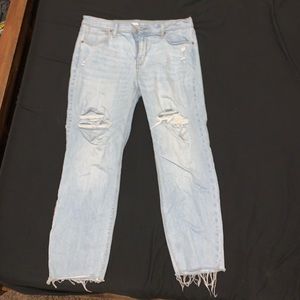 Old navy boyfriend mid rise jeans light wash